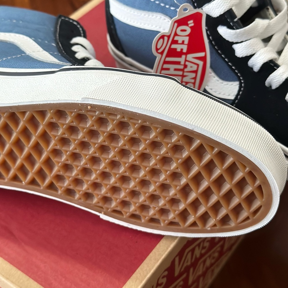 NEW🔥 Navy High Top Vans Sneakers! - Picture 7 of 8